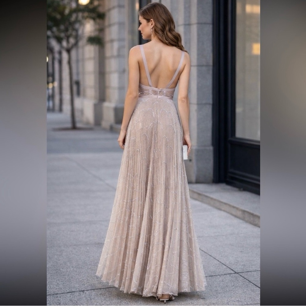 ALEXIS New without tags Isabella Gown Size Medium Silver Blush